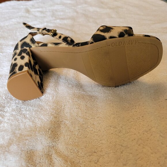 Old Navy Leopard Print 3"High Block Heel Sandals | Womens 8 | Fits Size 9 NWOT - Picture 7 of 8